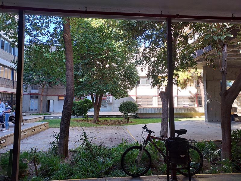 Fachada de la ETSIE
