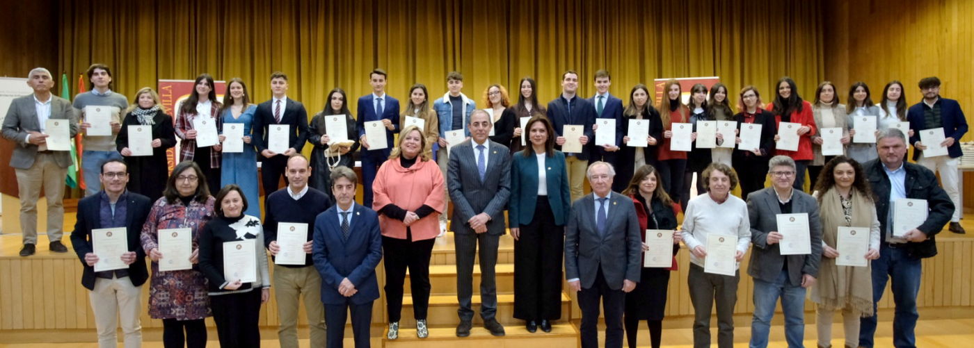 Dos alumnas de la ETSIE obtienen el premio a las mejores notas de admisión a la Universidad de Sevilla